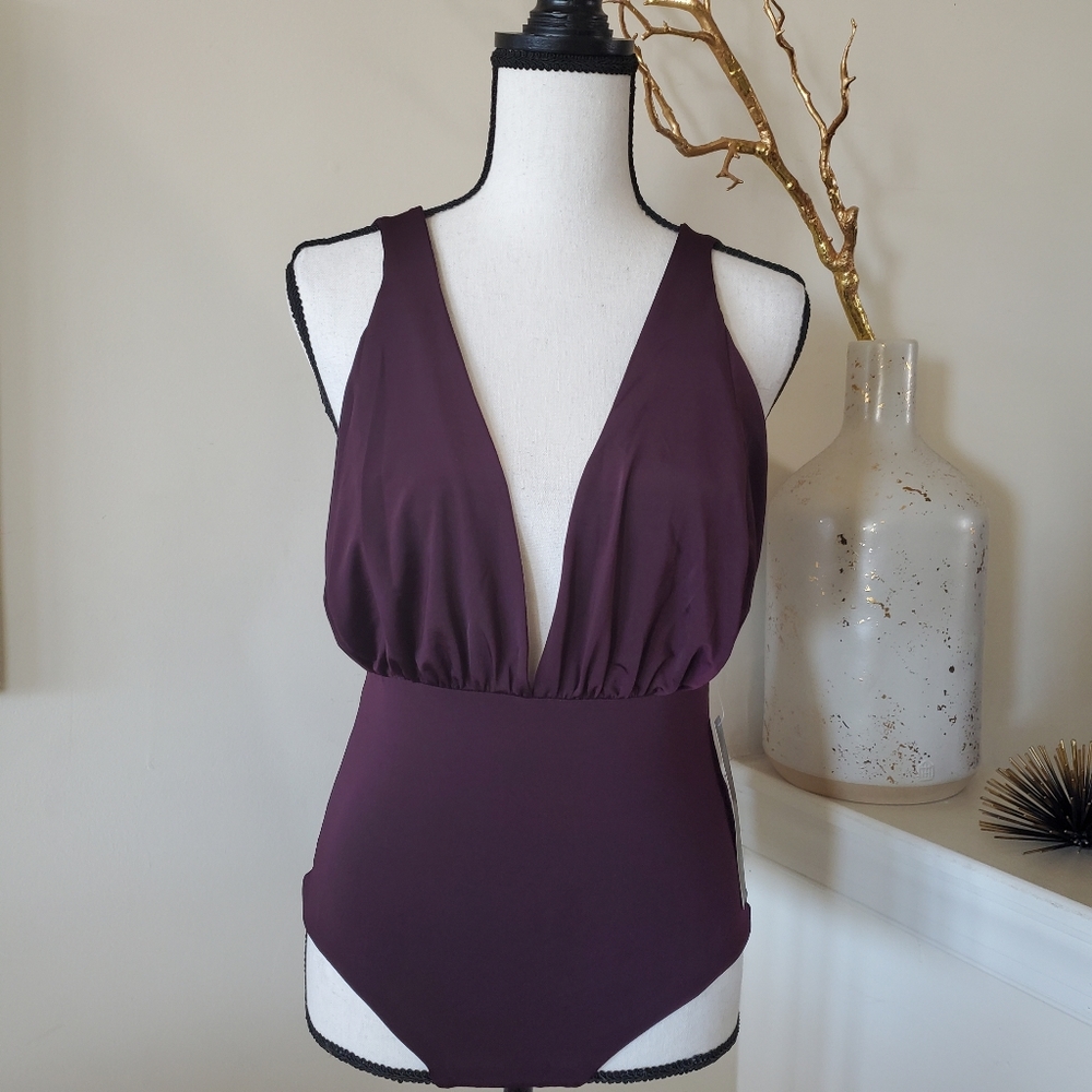 🔥WYLDR Double V Ruched Plum Bodysuit